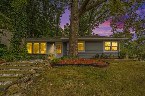 1100 Burgis Ct SE, Kentwood, MI 49508