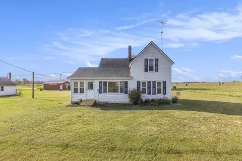 3176 E 136th St, Grant, MI 49327