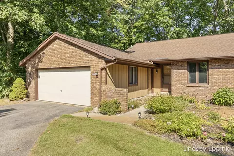 4685 Ottawa Creek Dr, Allendale, MI 49401