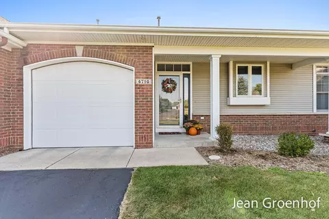 4716 Heritage Meadow Dr, Holland, MI 49423