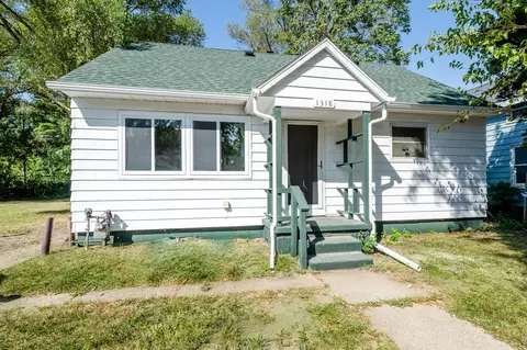 1318 Ogden Ave, Benton Harbor, MI 49022