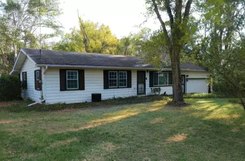 8939 Almena Dr, Kalamazoo, MI 49009