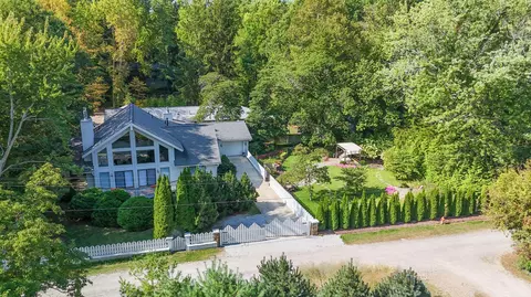 9174 Shaffner St, Lakeside, MI 49116