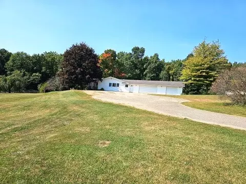 2251 E Litchfield Rd, Jonesville, MI 49250