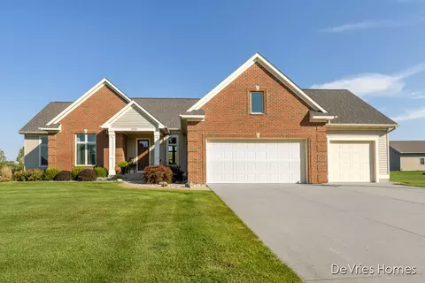 3759 Canyon Run Dr, Hudsonville, MI 49426