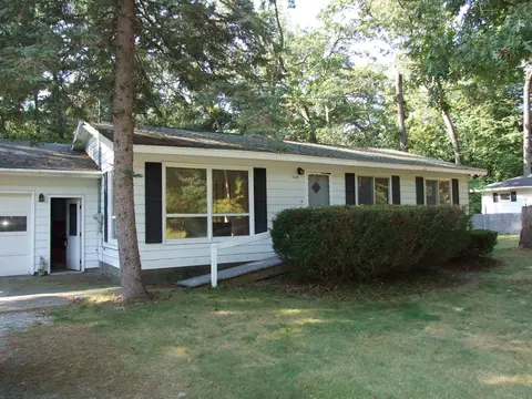 1641 W Lakewood Rd, Whitehall, MI 49461