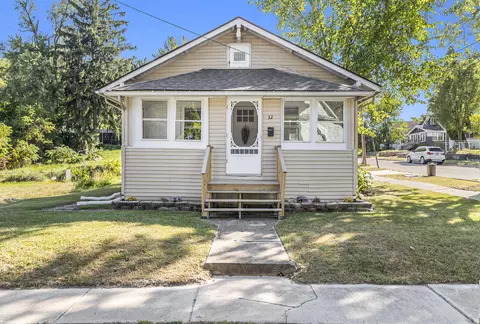 32 E Bidwell St, Battle Creek, MI 49015