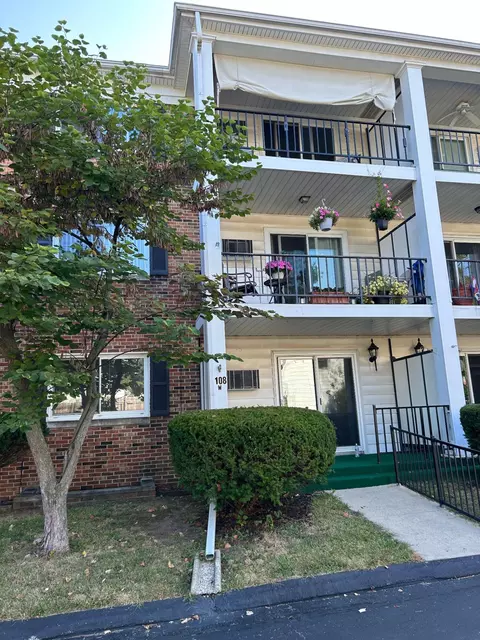 806 W Michigan Ave #108W, Jackson, MI 49202