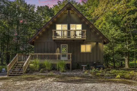 9714 Center Ln, Stanwood, MI 49346