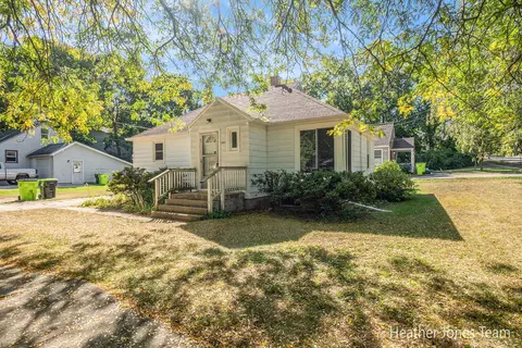 201 S Baldwin St, Greenville, MI 48838