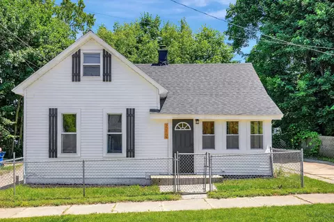 712 N Simon St, Cadillac, MI 49601
