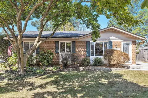 42706 Somerset Dr, Canton, MI 48187