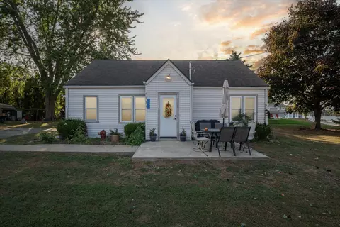 1291 Main St, Manitou Beach, MI 49253