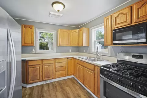 220 Curtis Ave, Jackson, MI 49203 photo 7