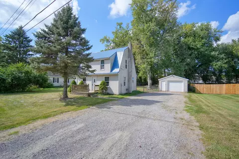 220 Curtis Ave, Jackson, MI 49203
