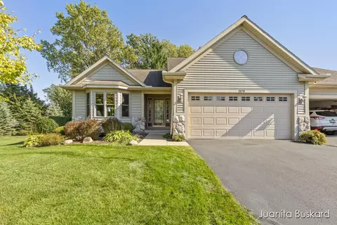 2378 Valarie Dr, Zeeland, MI 49464