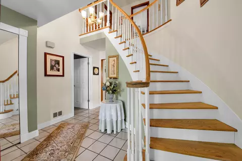8374 Bridge Rd, Grosse Ile, MI 48138 photo 4