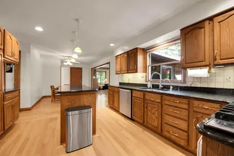 8374 Bridge Rd, Grosse Ile, MI 48138 photo 6