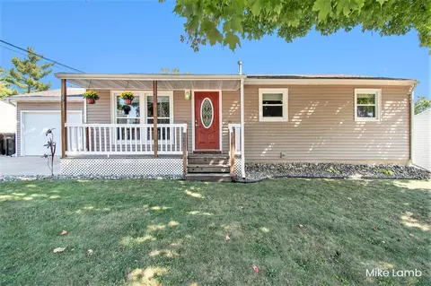 355 Brandywyne Dr NW, Comstock Park, MI 49321