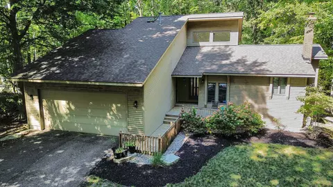 16457 James St, Holland, MI 49424