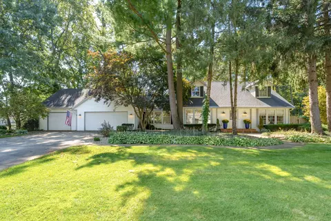 7482 Thrasher Ln, Kalamazoo, MI 49009
