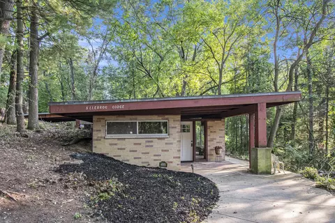 1717 Park Dr, Jackson, MI 49203 photo 4