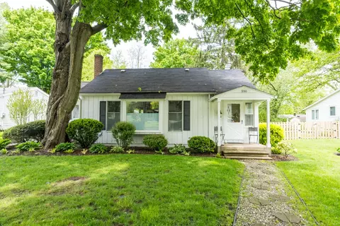 550 Mason St, Saugatuck, MI 49453