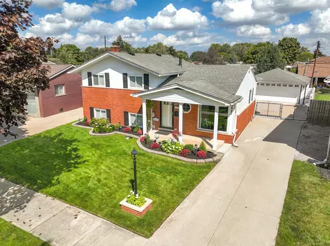9447 Blaty St, Taylor, MI 48180