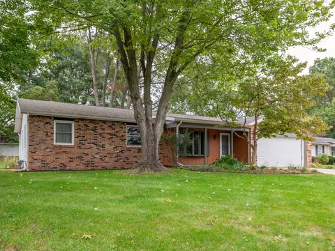 7737 Andrea Ln, Portage, MI 49024