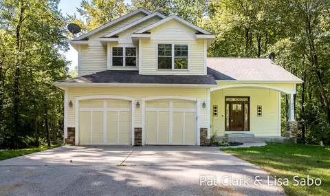 983 W Tyler Rd, Muskegon, MI 49445