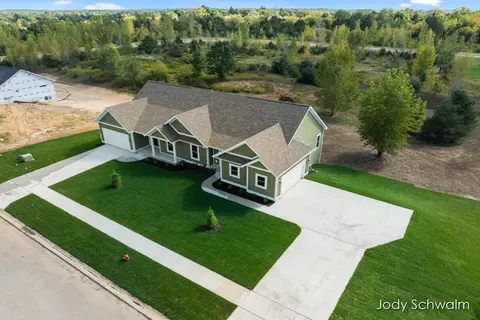 615 Pineview Dr, Belding, MI 48809 photo 38