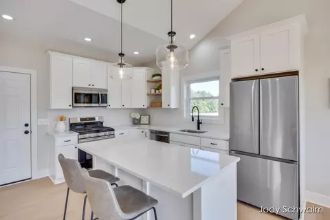 615 Pineview Dr, Belding, MI 48809 photo 18