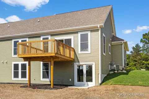615 Pineview Dr, Belding, MI 48809 photo 37
