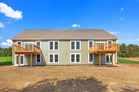615 Pineview Dr, Belding, MI 48809 photo 35