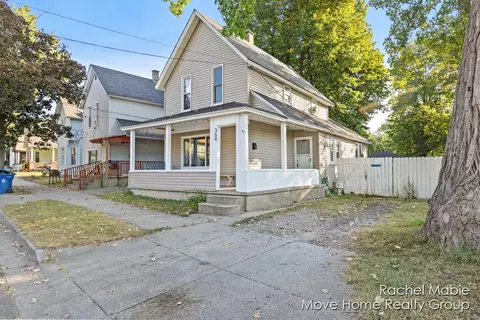 368 Hogadone Ave SW, Grand Rapids, MI 49504