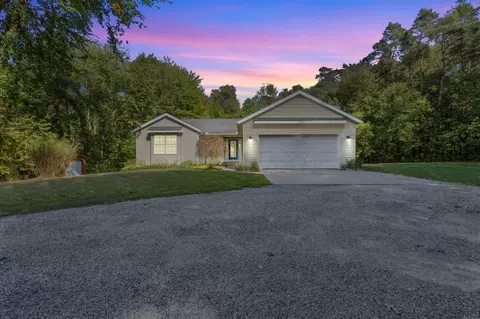 13748 Stout Ave NE, Cedar Springs, MI 49319