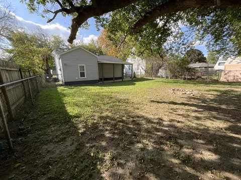 2105 Algonac Dr, Flint, MI 48532 photo 18