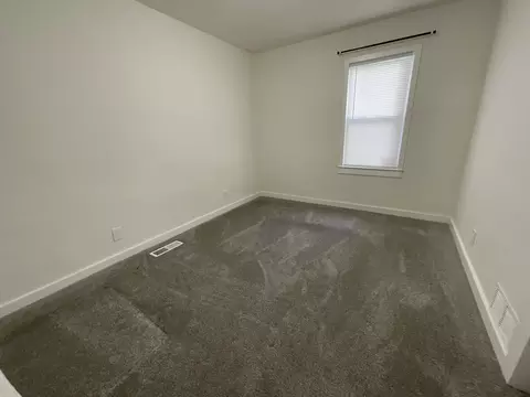2105 Algonac Dr, Flint, MI 48532 photo 11