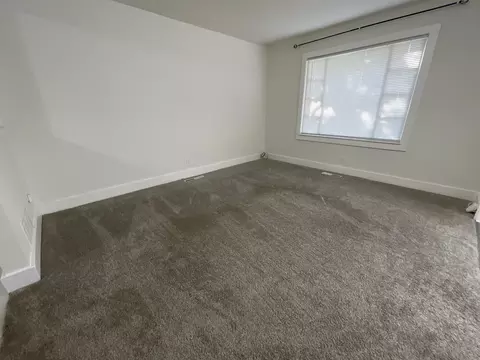 2105 Algonac Dr, Flint, MI 48532 photo 6