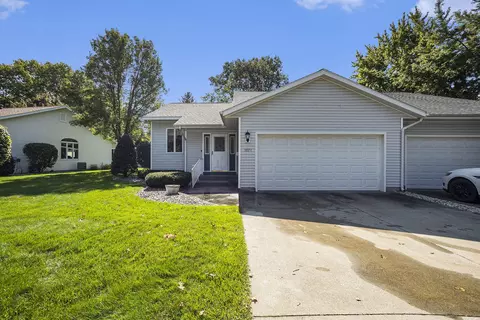 1071 Aspen Dr, Norton Shores, MI 49441