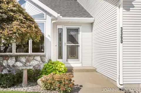 3360 Starboard Dr #81, Holland, MI 49424
