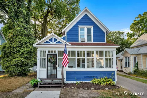 276 Van Raalte Ave, Holland, MI 49423