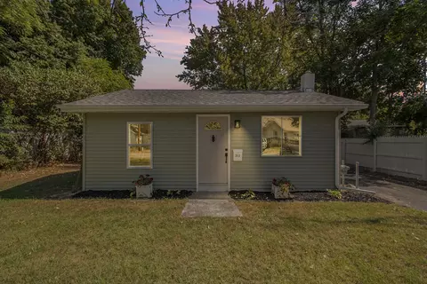 311 S Maple St, Hartford, MI 49057