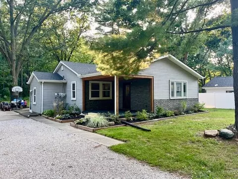 19156 Savage Rd, Belleville, MI 48111