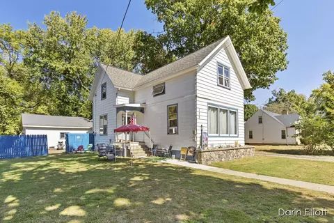 173 Church St, Saranac, MI 48881