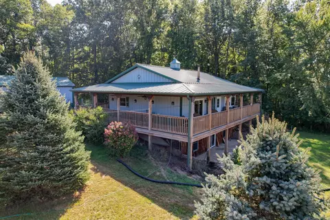 3571 Stub Rd, Reading, MI 49274