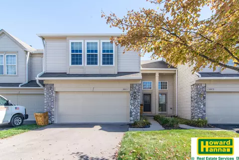26677 Kirkway Dr, Woodhaven, MI 48183