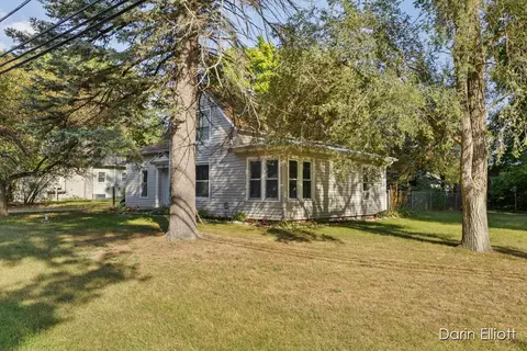 8829 2nd St, Vestaburg, MI 48891