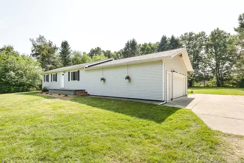 6534 Pinckney Rd, Pinckney, MI 48169