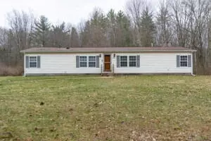 42825 32nd St, Paw Paw, MI 49079